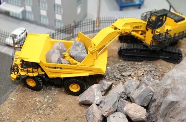 来bauma China看什么—车模