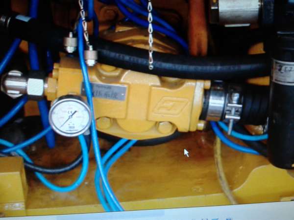 采煤机上的齿轮泵，德国产品，请大师看看是哪个厂家的，