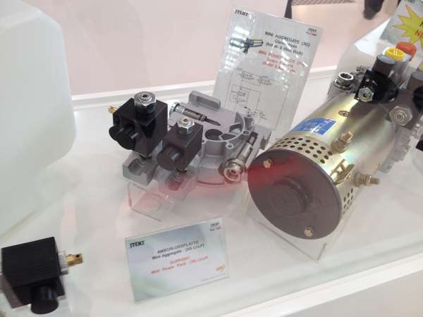 法国HPI 2014德国汉诺威CeMAT参展图片