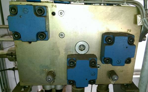 图二：液压阀块