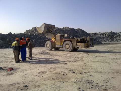 金属矿用铲运机加装遥控系统技术分享