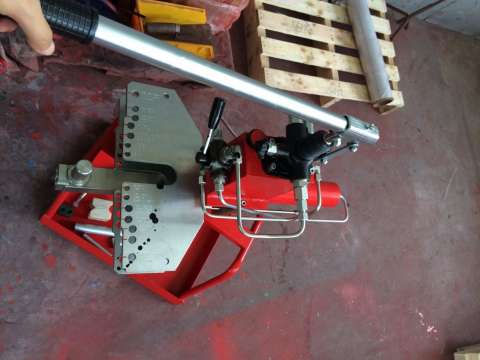 关于手动液压弯管机