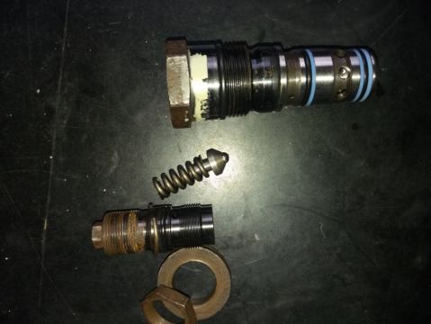 里面的小孔里面还有破布