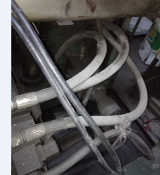 有没有对四柱液压机比较熟悉的。