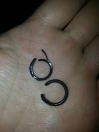 2012年买的液压榨油机　机器一启动调压阀上的密封圈就会断裂　高手们　小弟不才